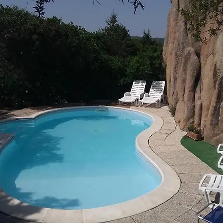 - Piscina E Aria Condizionata فندق مبيت وإفطار