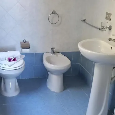 - Piscina E Aria Condizionata