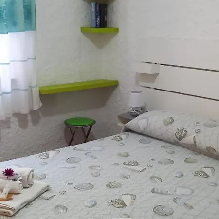 - Piscina E Aria Condizionata