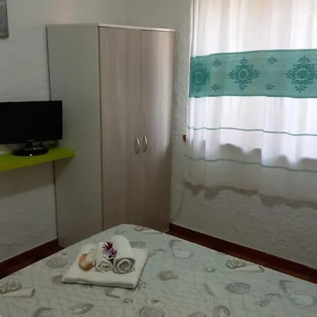 Oda ve Kahvaltı - Piscina E Aria Condizionata Rena Majore