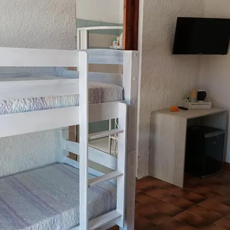 - Piscina E Aria Condizionata Oda ve Kahvaltı Rena Majore