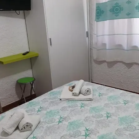 فندق مبيت وإفطار - Piscina E Aria Condizionata *