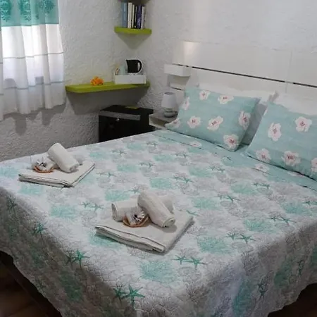 Bed & Breakfast - Piscina E Aria Condizionata Rena Majore